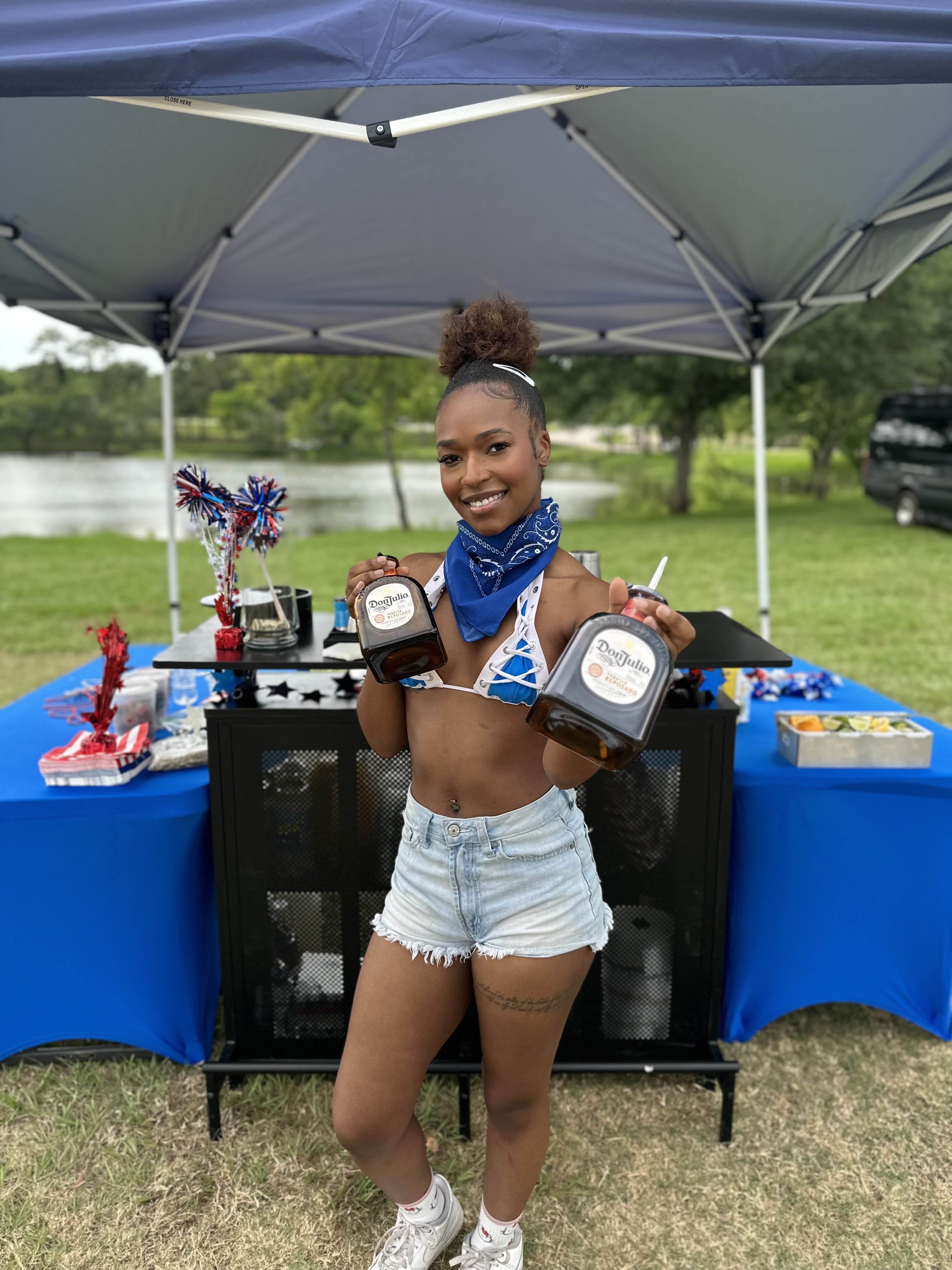 Cocktail moment with guests